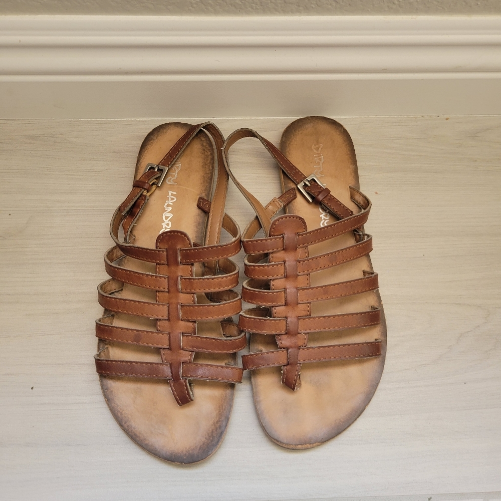 Dirty Laundry Sandals!🤎 Size 7.